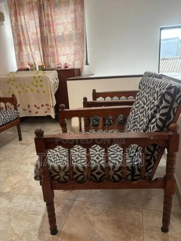 Wooden Sofa Set with Cushions – 5 Seater