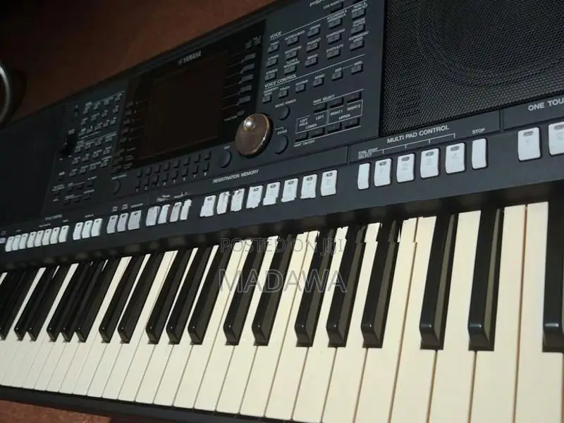 PSR S950 Yamaha Key Board