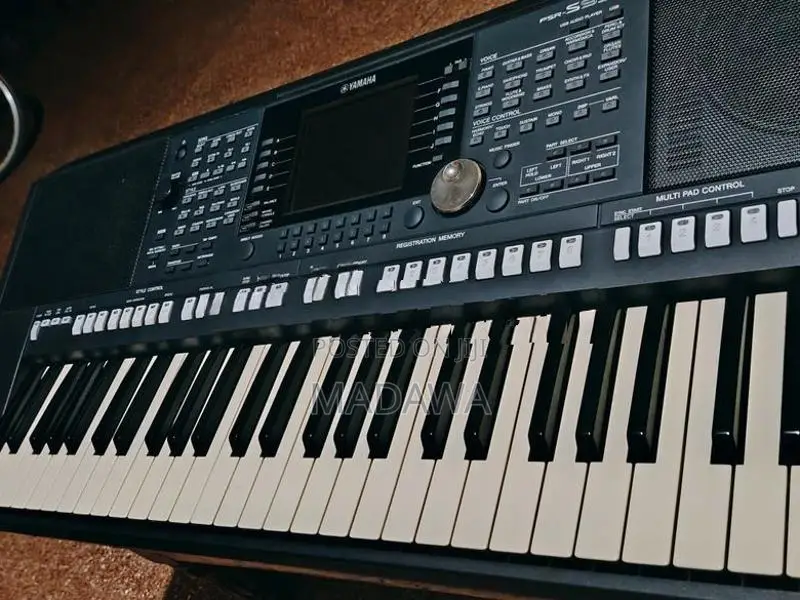 PSR S950 Yamaha Key Board