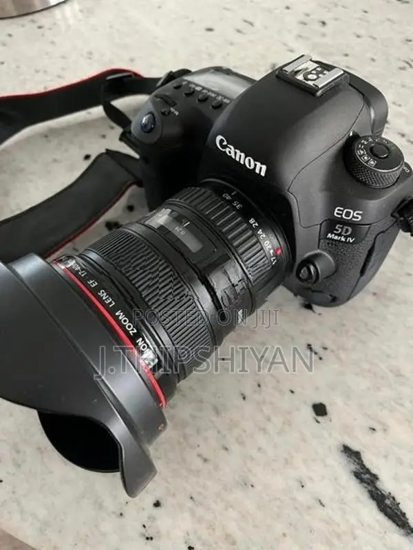 Canon 5D Mark IV With Lens
