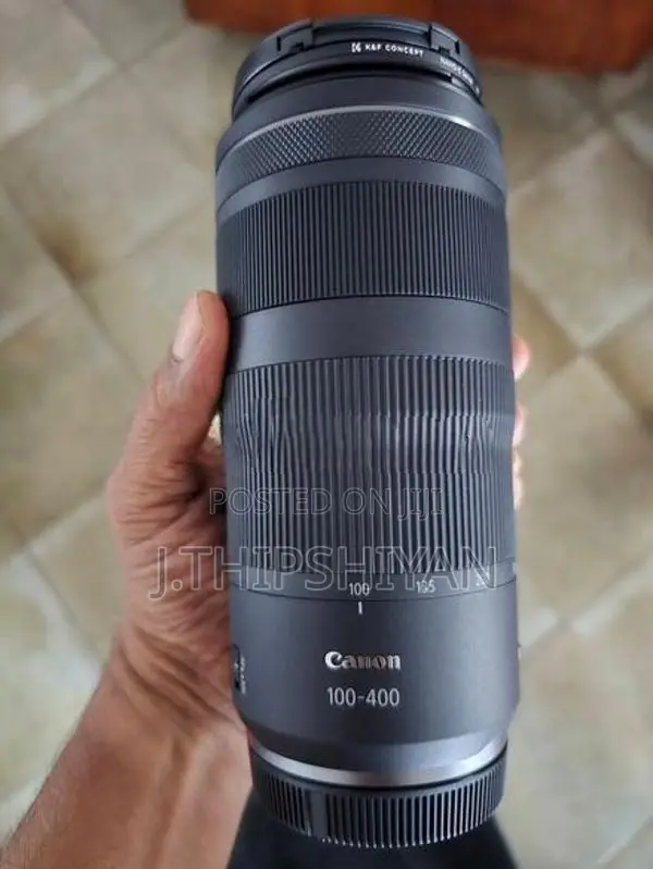Canon 5D Mark IV With Lens