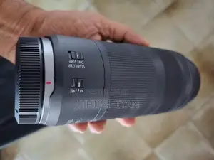Canon 5D Mark IV With Lens
