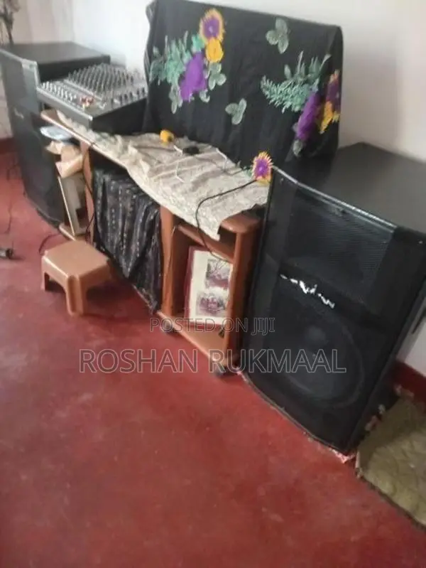 Powered Audio Mixer with Speaker