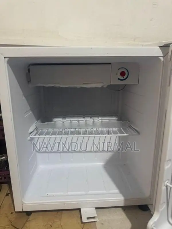 Singer 47L Mini Fridge - Used