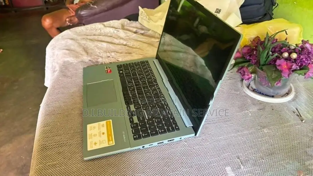 ASUS Azus Vivobook
