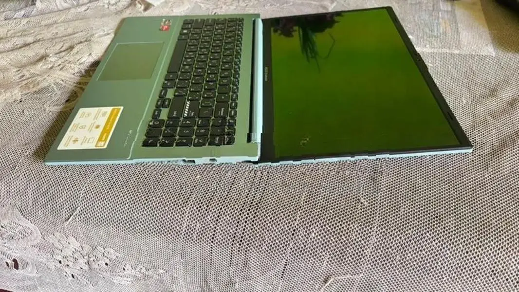 ASUS Azus Vivobook