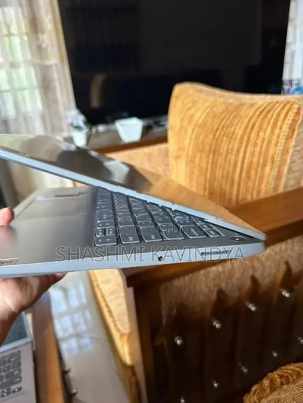Lenovo Ideapad 3 Core i3 10th Gen 14IIL05 4G RAM 128MB Graphics Card
