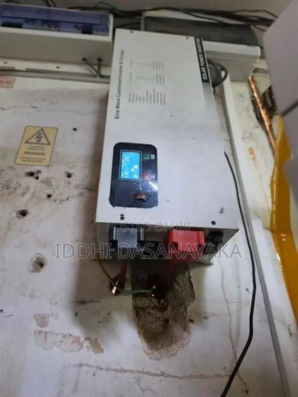 6kW Invt Solar Inverter + 4 Batteries Battery Equalizer Included