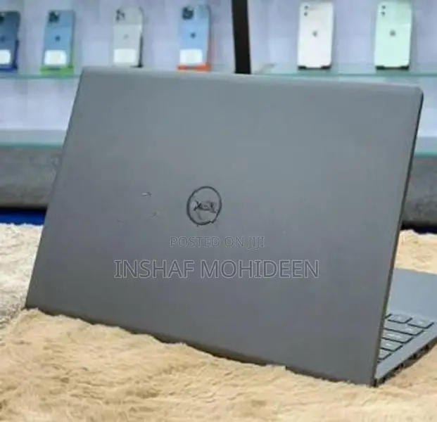 Dell Vostro 3520 Laptop
