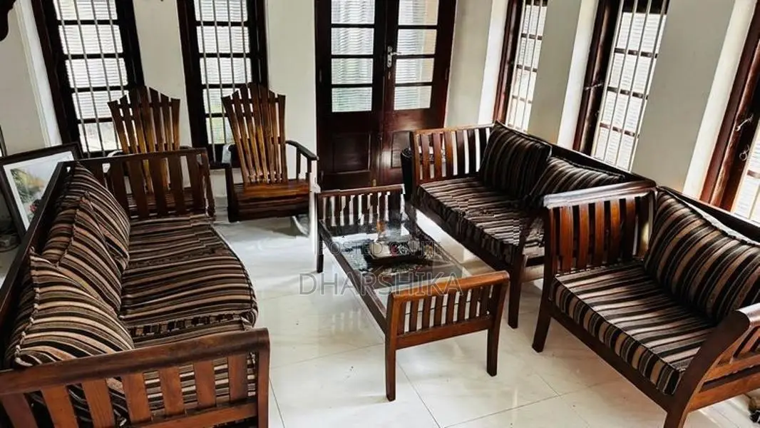 Damro Sofa Set