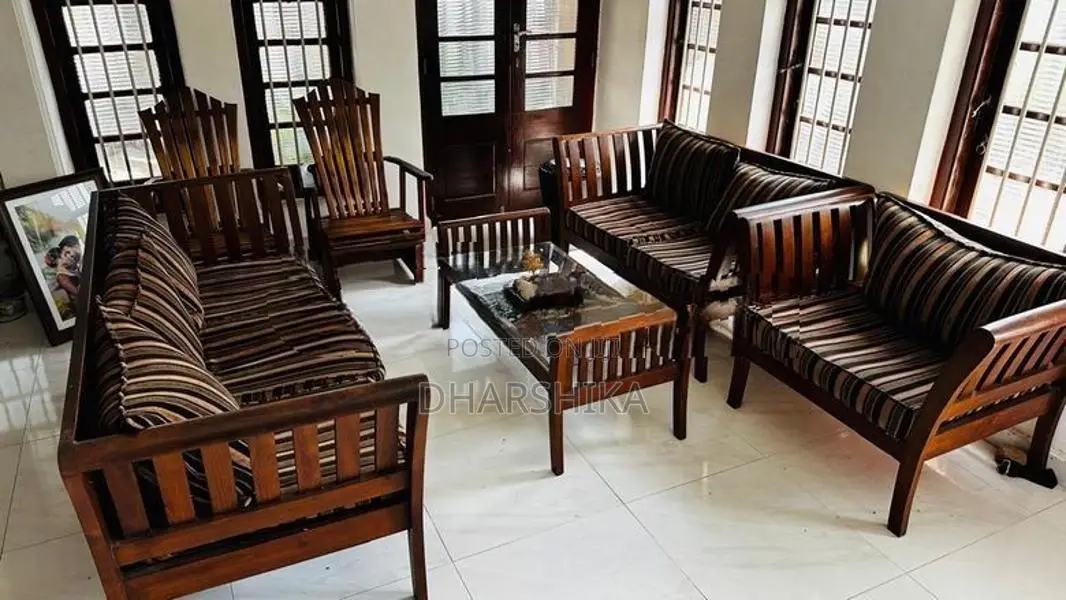 Damro Sofa Set