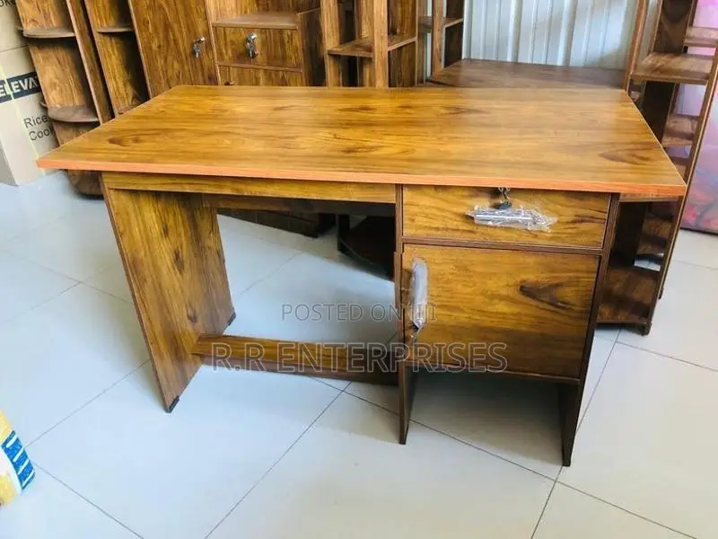 New 4*2 Ft Office Table