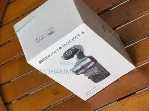 DJI Osmo Pocket 4 Creator Combo