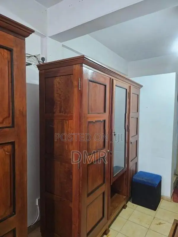 අලුත් කොස් හා තේක්ක අල්මාරි