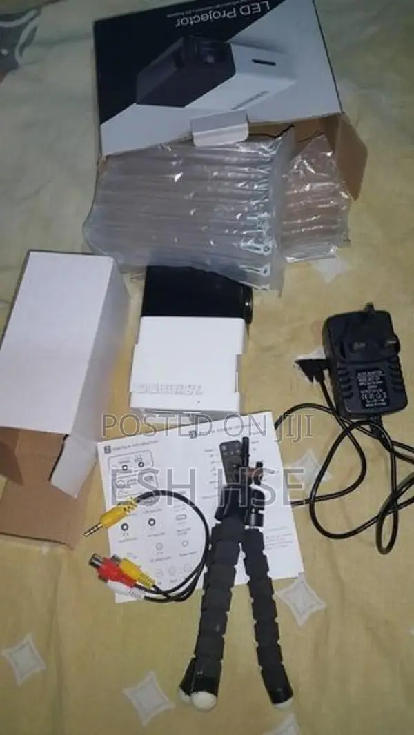 YG300 LED Mini Projector 1080P Full HD