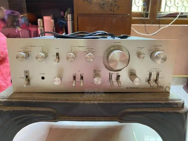 Pioneer Amplifier With Box