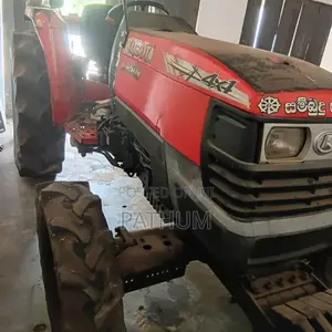 Kubota L4506 2017 Tractor (Used)