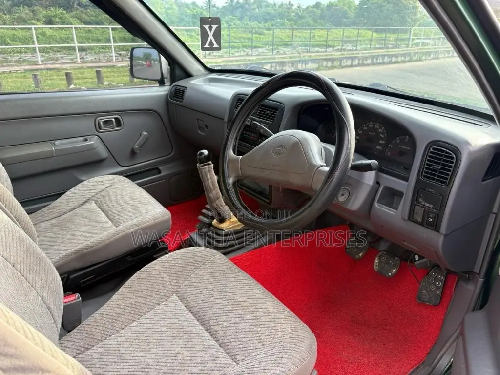 Nissan D22 4X4 1998 Pickup (Used)