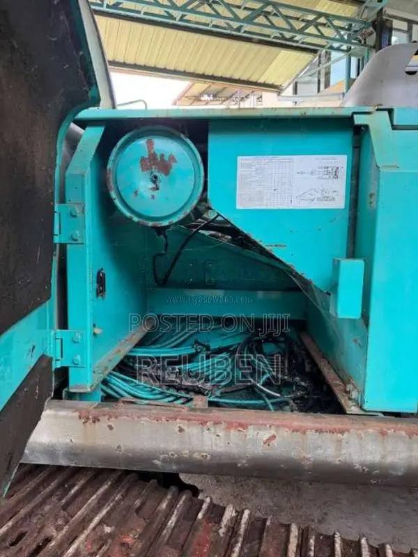 Kobelco Excavator 2004 Heavy-Duty (Used)