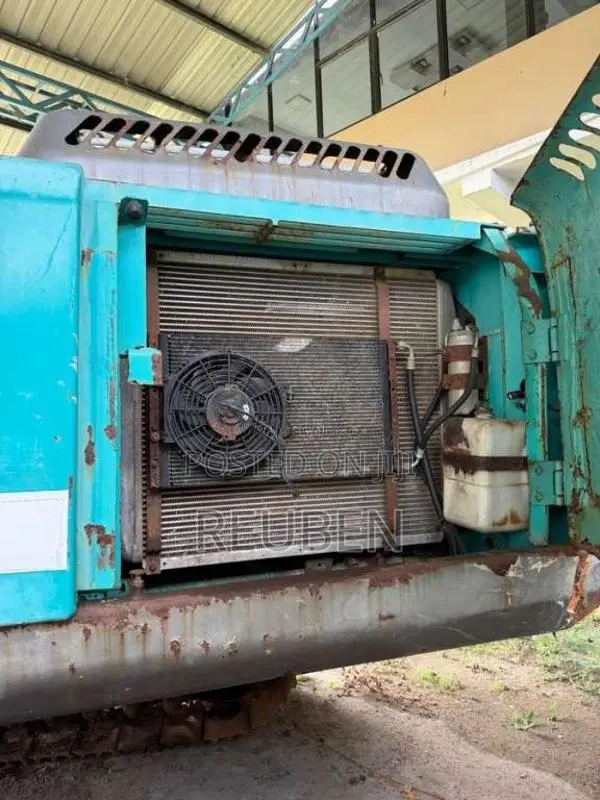 Kobelco Excavator 2004 Heavy-Duty (Used)