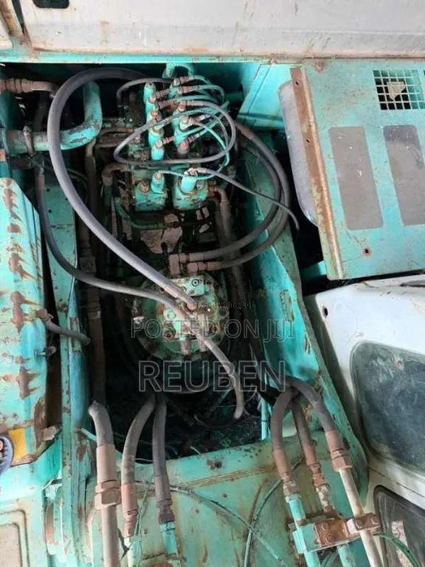 Kobelco Excavator 2004 Heavy-Duty (Used)