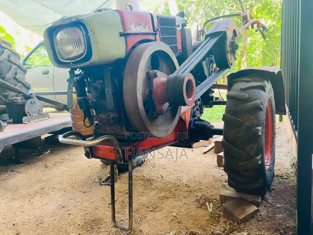 Kubota Emei 1999 Tractor (Used)