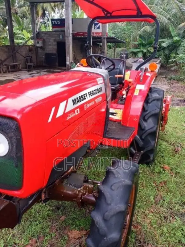 Massey-Ferguson 1552 2021 Tractor (Used)
