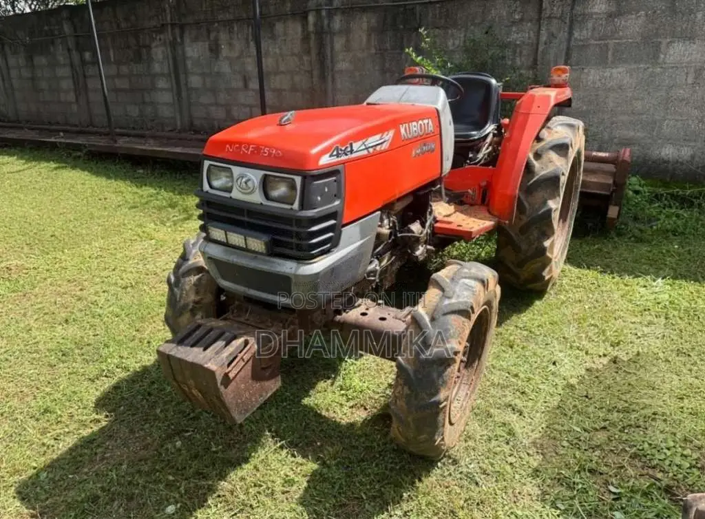Kubota L4508 2018 Tractor (Used)