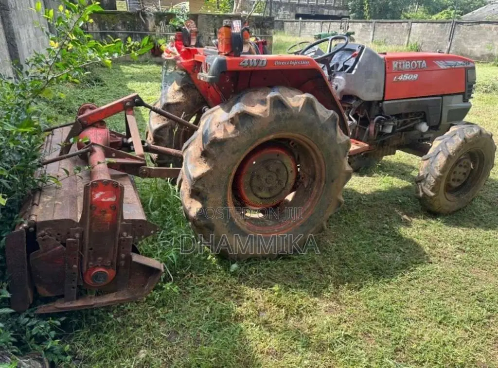 Kubota L4508 2018 Tractor (Used)