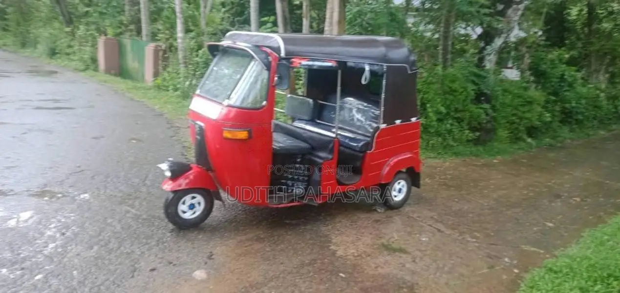 Bajaj RE 2 Stroke 2005 Three Wheel (Used)