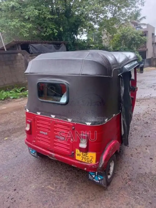 Bajaj 2 Stroke 2000 Three Wheel (Used)