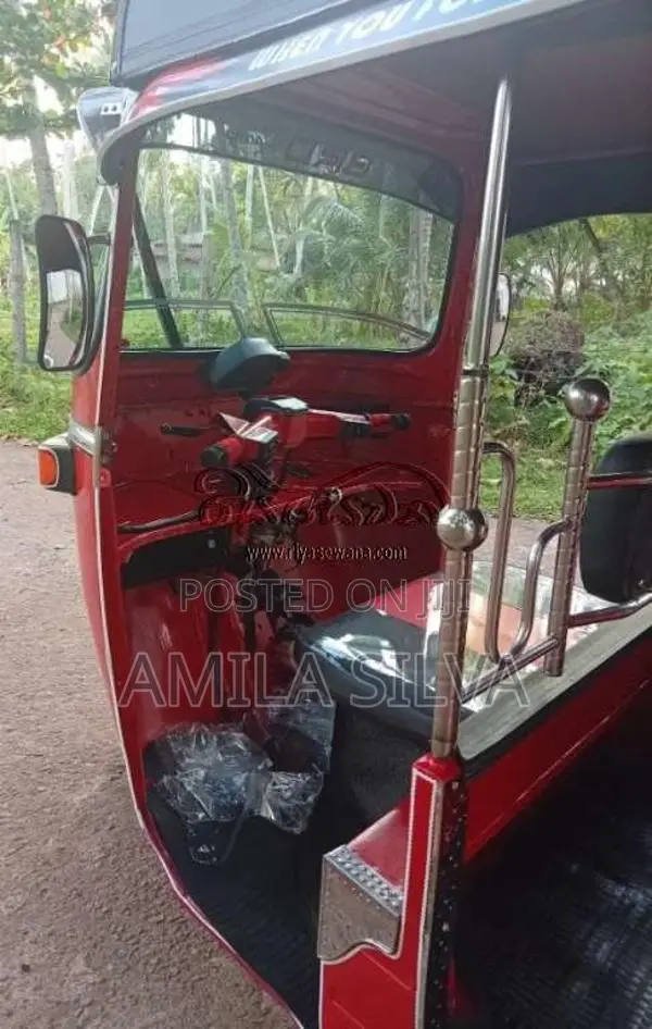 Bajaj 4 Stroke 2009 Three Wheel (Used)