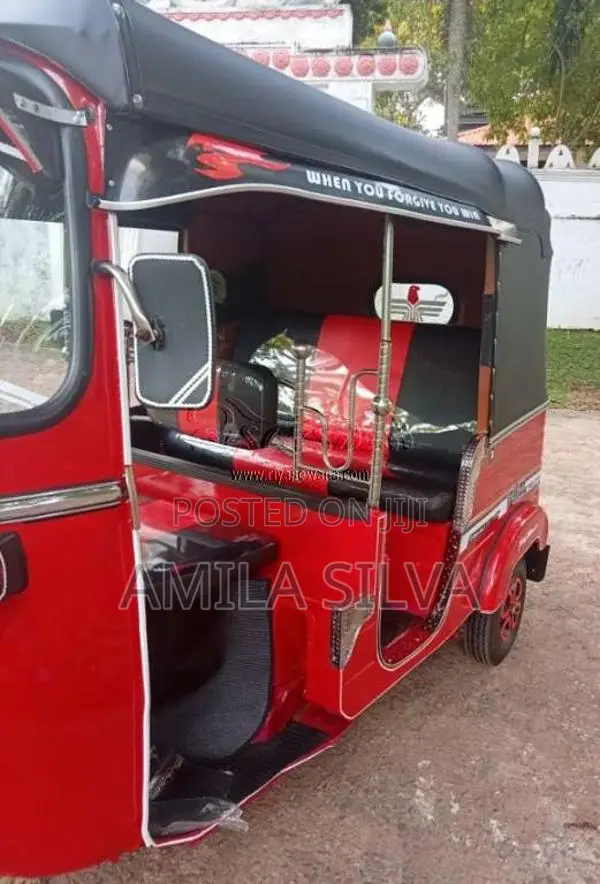 Bajaj 4 Stroke 2009 Three Wheel (Used)