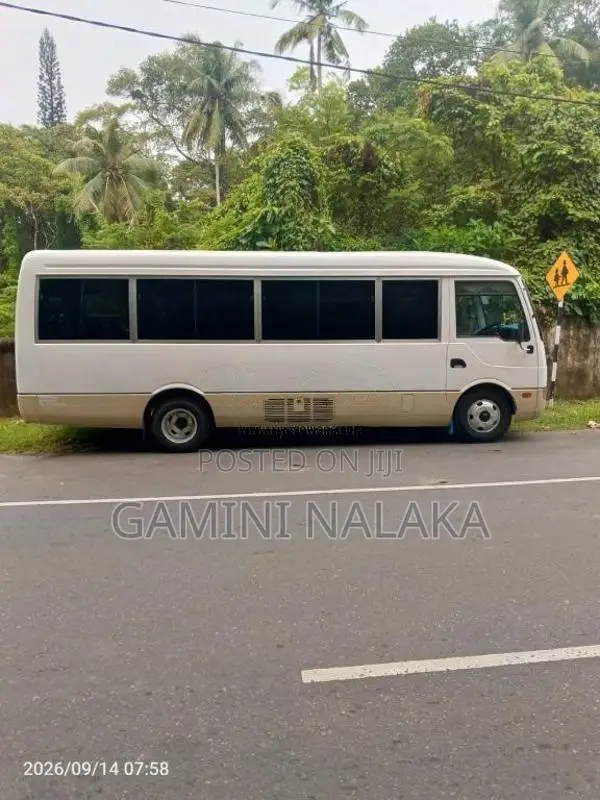 Mitsubishi Rosa 2010 Bus (Used)