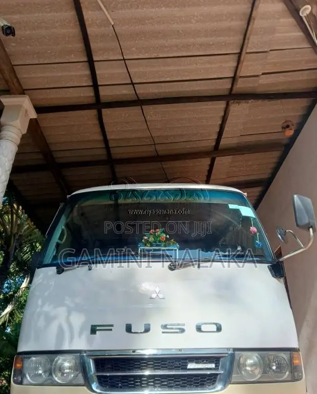 Mitsubishi Rosa 2010 Bus (Used)