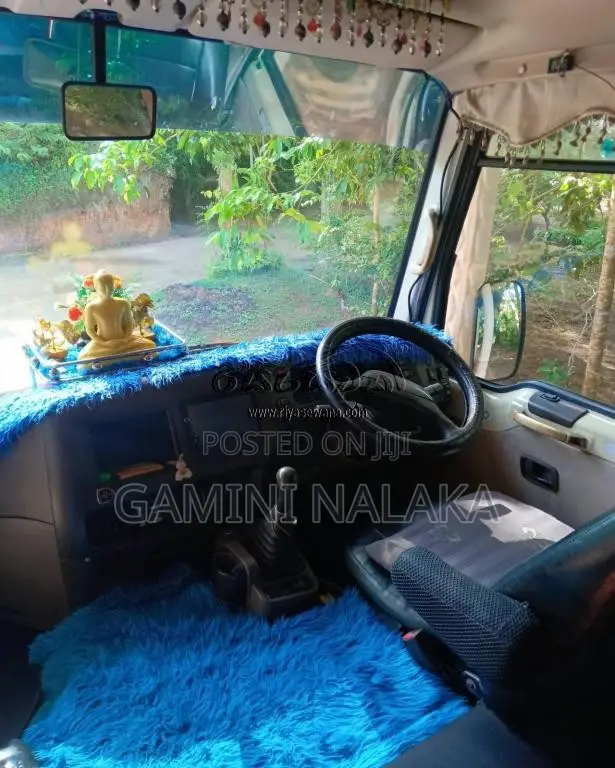 Mitsubishi Rosa 2010 Bus (Used)
