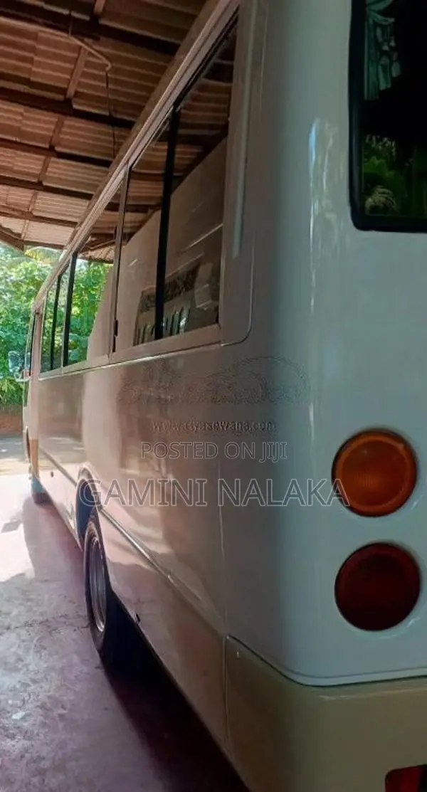 Mitsubishi Rosa 2010 Bus (Used)