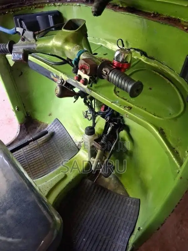 Bajaj 2 Stroke 2004 Three Wheel (Used)