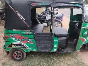 Bajaj 4 Stroke 2007 Three Wheel (Used)