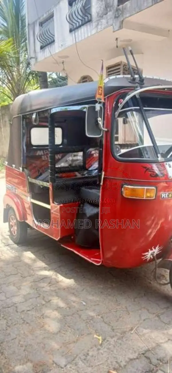 Bajaj 4 Stroke 2007 Three Wheel (Used)