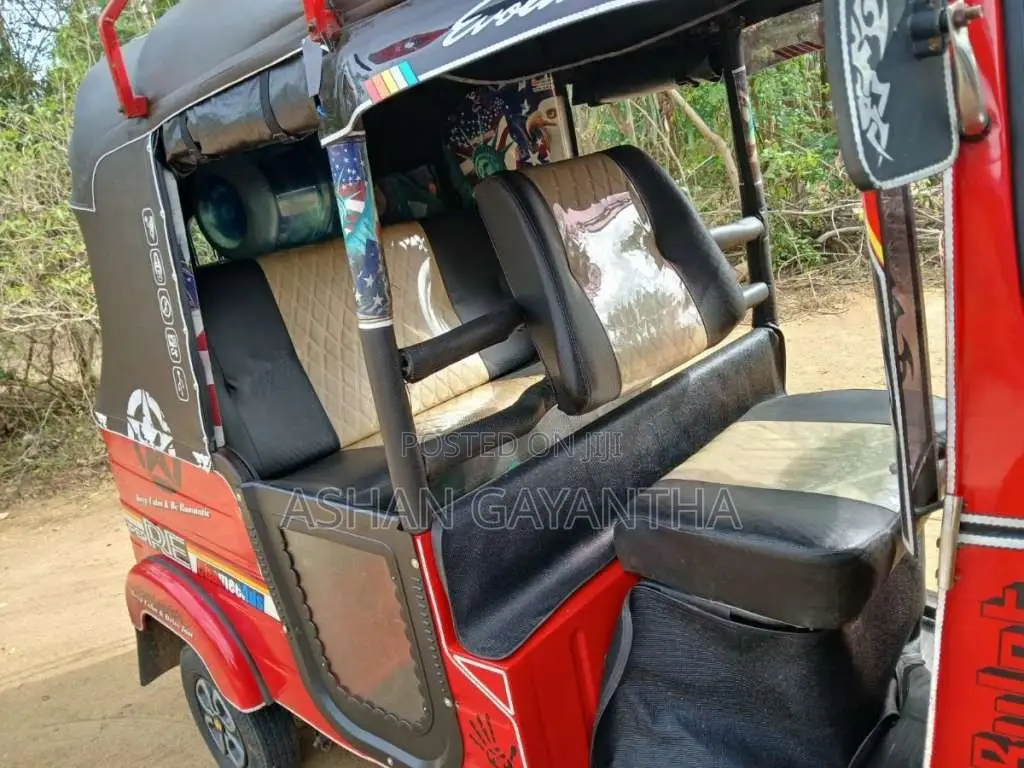 Bajaj 2 Stroke 2006 Three Wheel (Used)