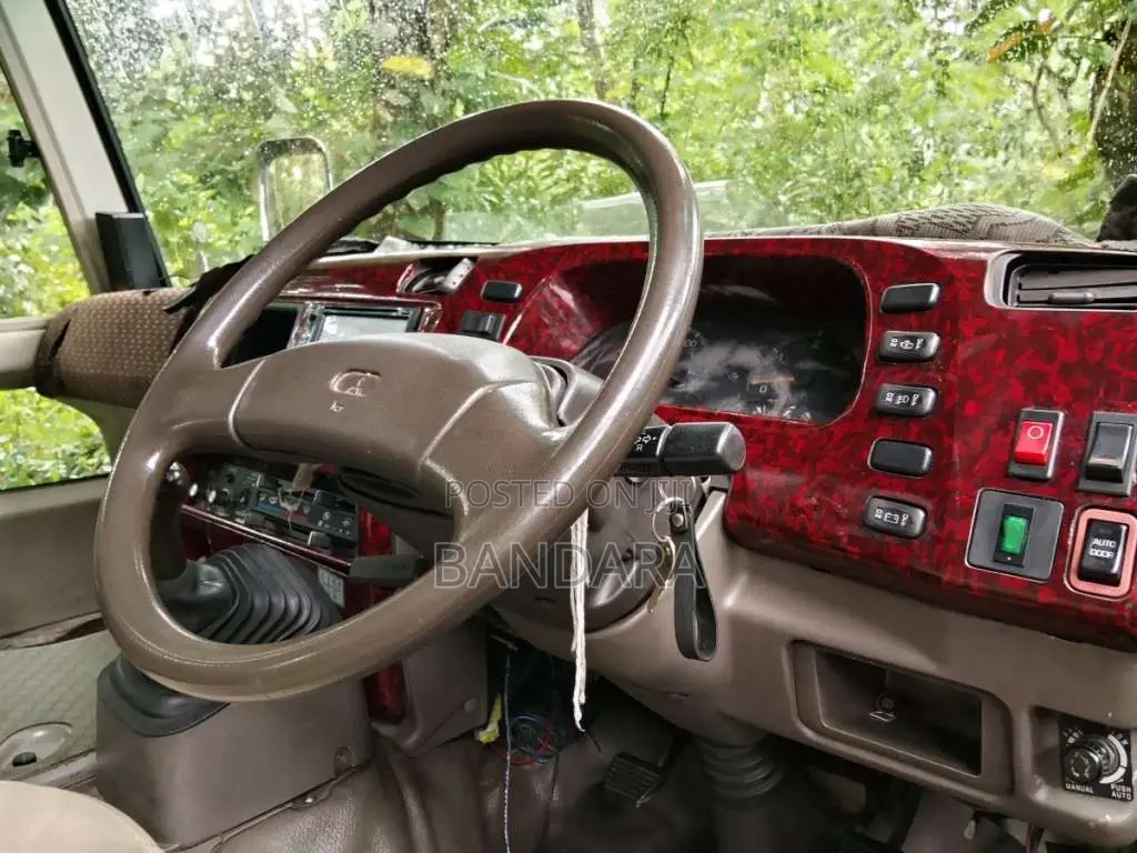 Mitsubishi Rosa 2009 Bus (Used)