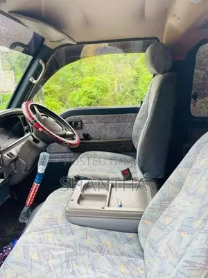 Nissan Caravan 1996 Van (Used)