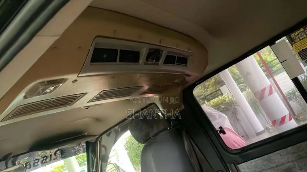 Nissan Caravan 1996 Van (Used)