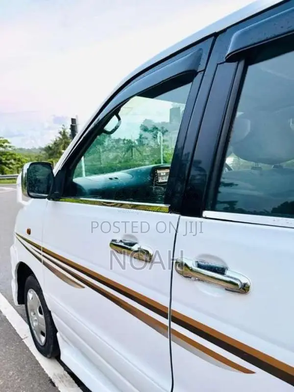 Toyota TownAce Noah 2004 Van (Used)