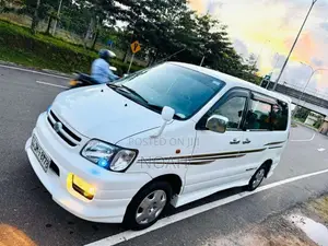 Toyota TownAce Noah 2004 Van (Used)