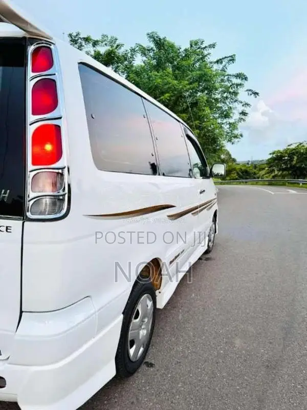 Toyota TownAce Noah 2004 Van (Used)