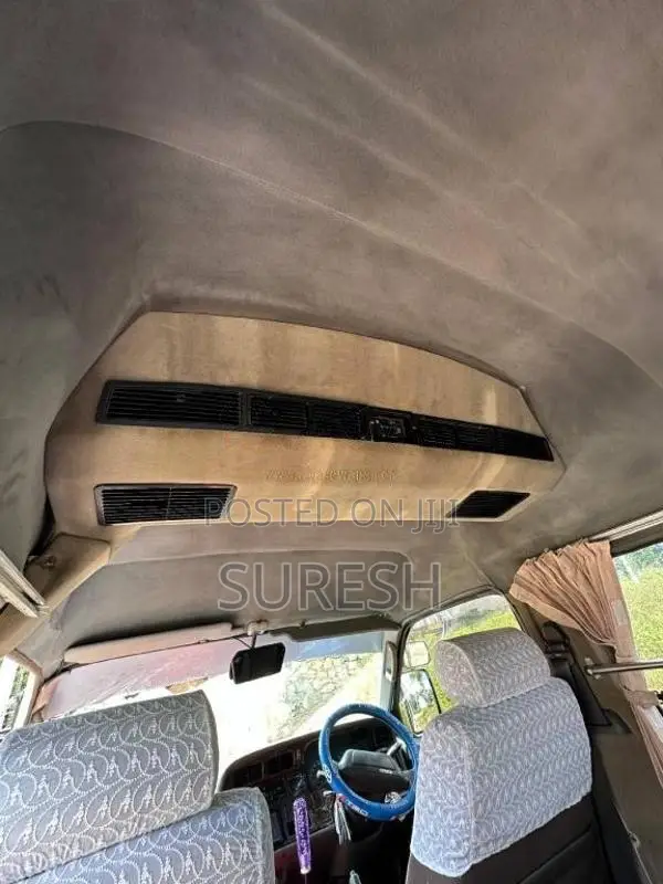 Toyota Dolphin 1999 Van (Used)