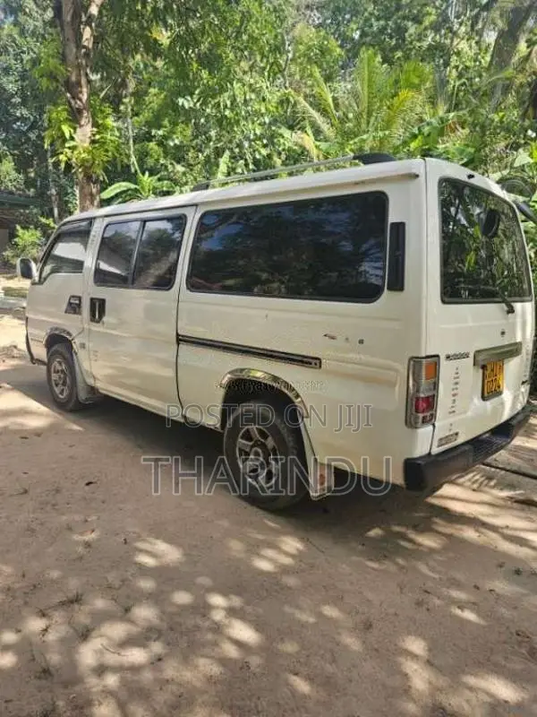 Nissan Caravan 1998 Van (Used)
