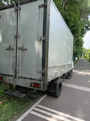 Isuzu ELF 1990 Lorry (Used)